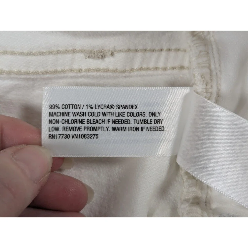 Universal Thread - Women's - Mid-Rise Utility Shorts - White/PR8PY8 - Size: 24